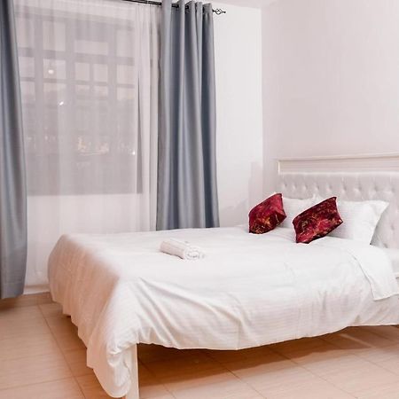 Lake Breeze Apartments Найваша Экстерьер фото