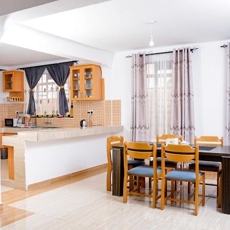 Lake Breeze Apartments Найваша Экстерьер фото