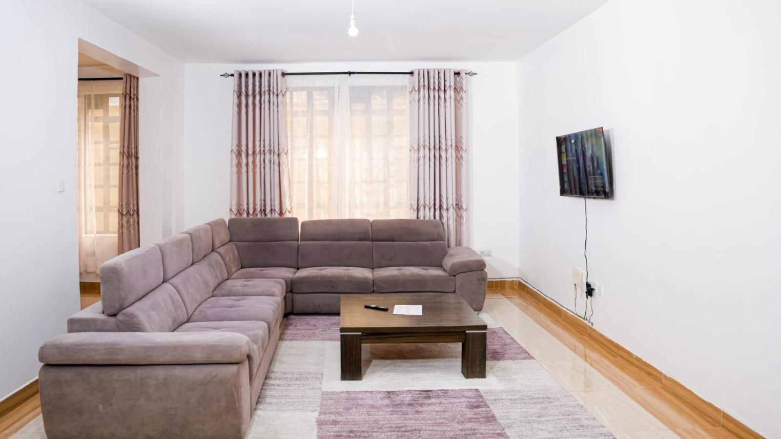 Lake Breeze Apartments Найваша Экстерьер фото
